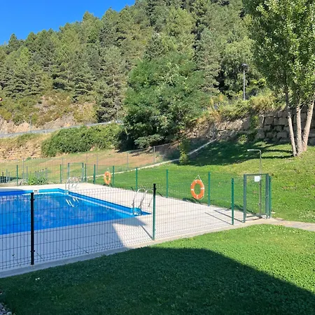 Pirineos 3 דירה