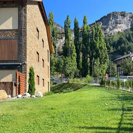 Pirineos 3 דירה פנטיקוסה